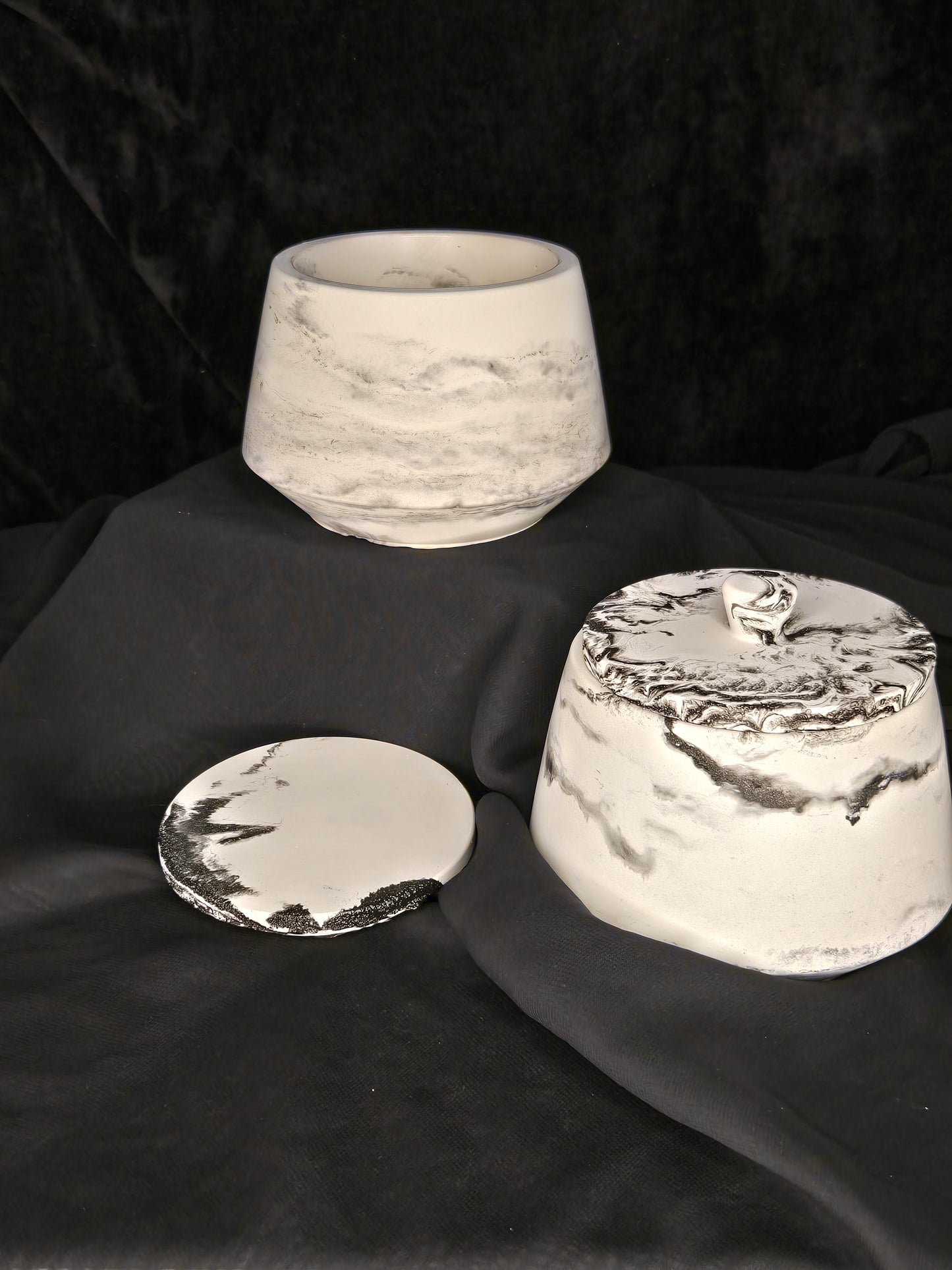 Veil of Shadows - Amber Noir Luxury Cement Candle (6 oz)