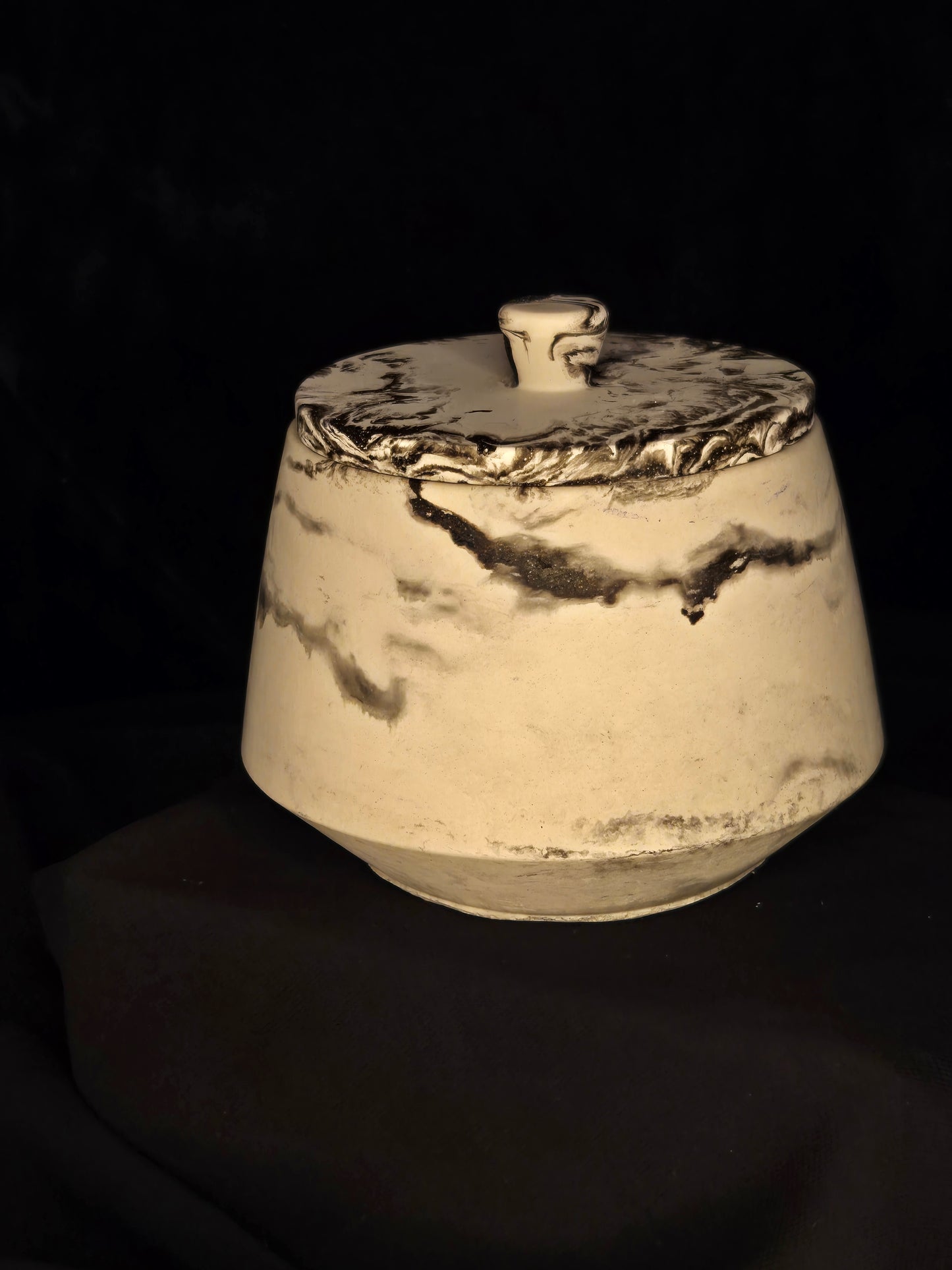 Veil of Shadows - Amber Noir Luxury Cement Candle (6 oz)