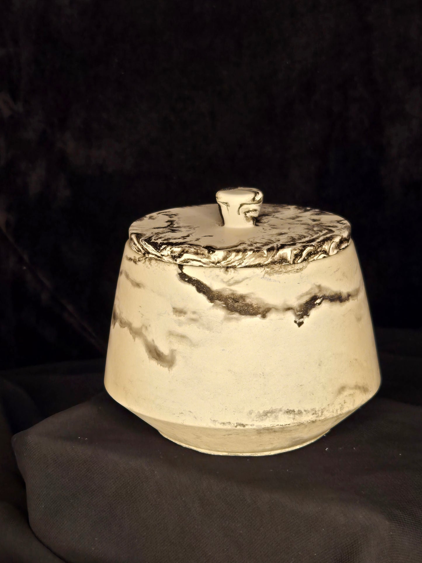 Veil of Shadows - Amber Noir Luxury Cement Candle (6 oz)