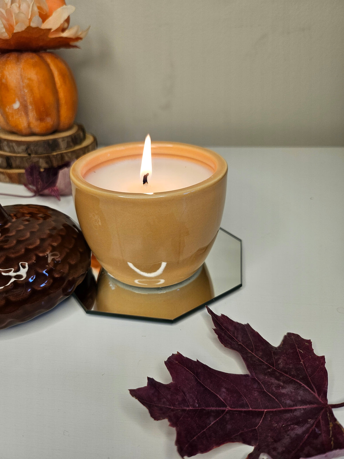 Silver Hollow - Cool Mint, Apple & Oak Ceramic Candle (6 oz)